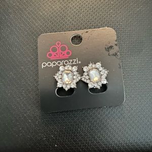 Paparazzi clip on earring